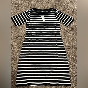 NWT Old Navy women’s black and white striped t shirt stretchy mini dress, small